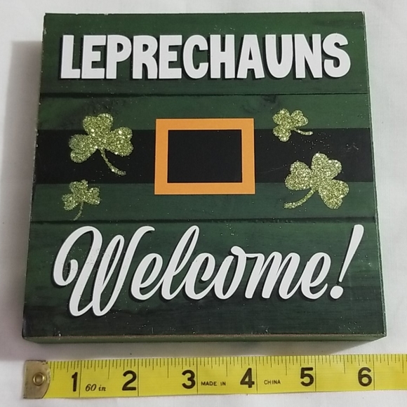 🍀NEW "Leprechauns Welcome" Distressed Wood Home Decor - Picture 4 of 17